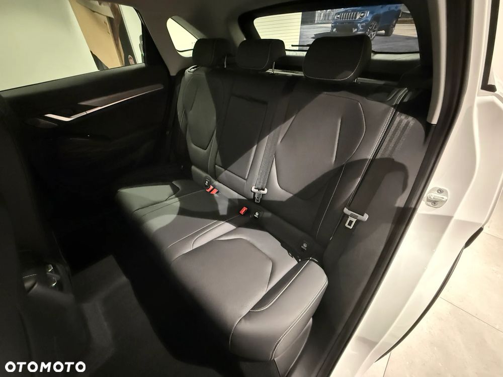 JAC JS6 - 12