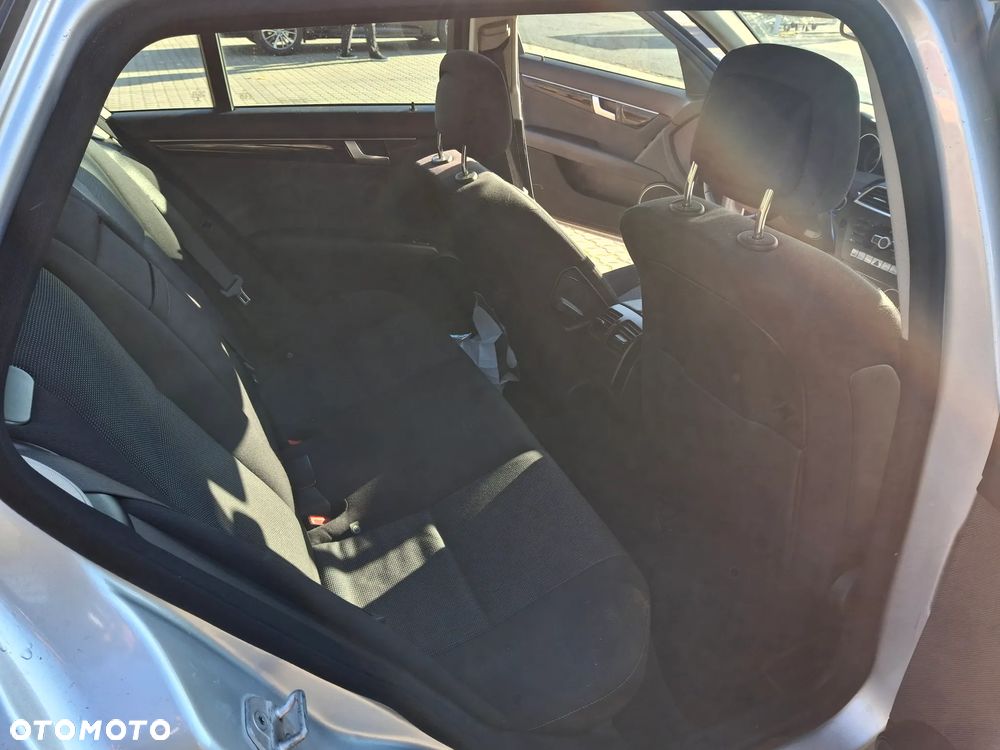 Mercedes-Benz Klasa C 220 CDI BlueEff Edition Elegance - 14