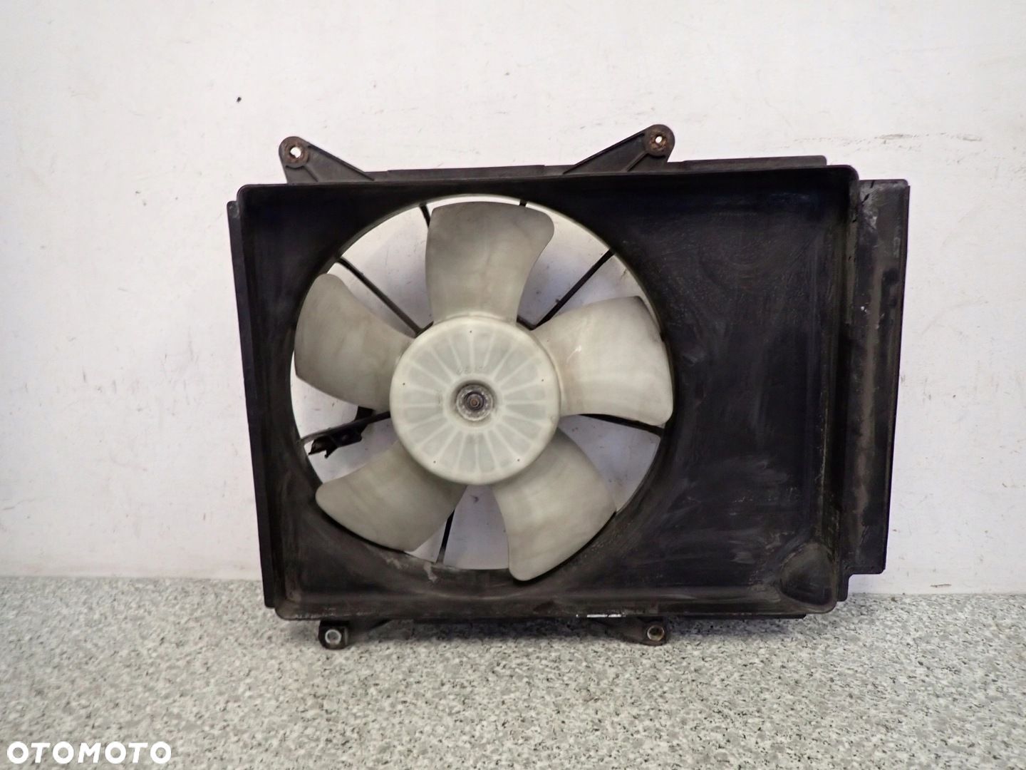 SUZUKI SPLASH 08-14 DDIS WENTYLATOR WODY 4 PINY - 1