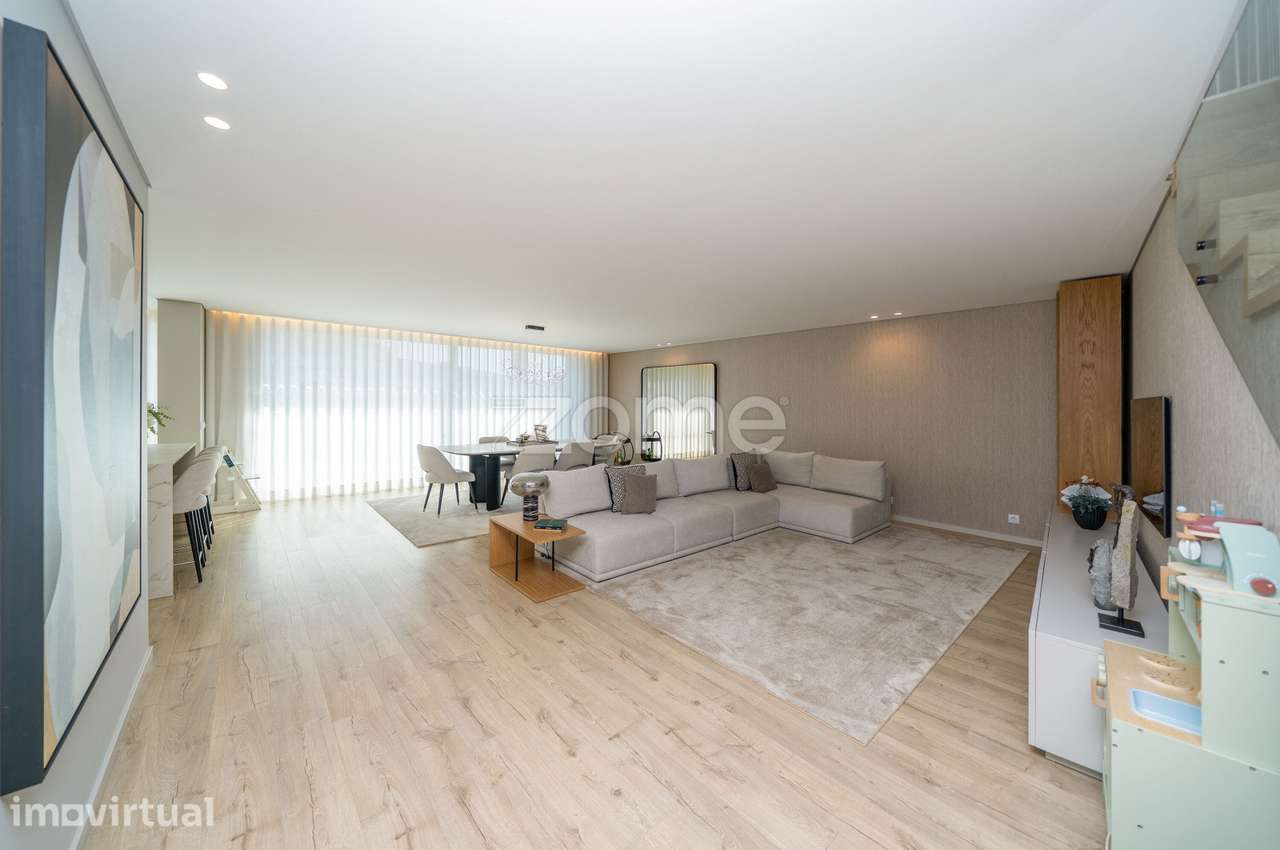 Moradia T3 semi nova com piscina em Priscos - Braga - Grande imagem: 5/60