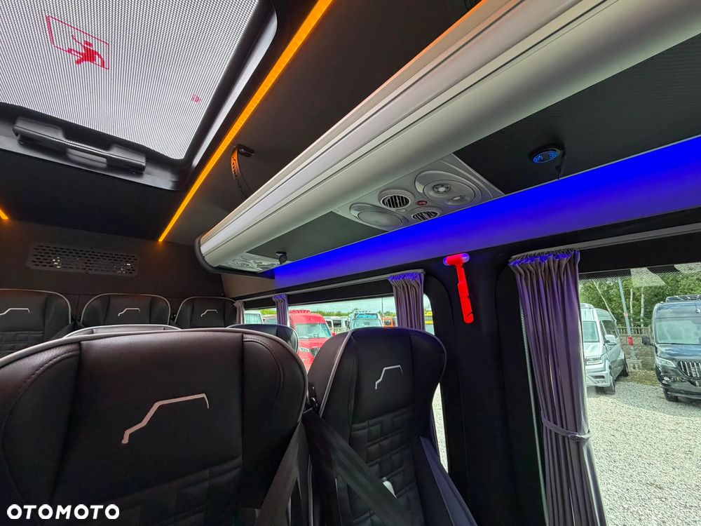 Mercedes-Benz Sprinter 519 - 21