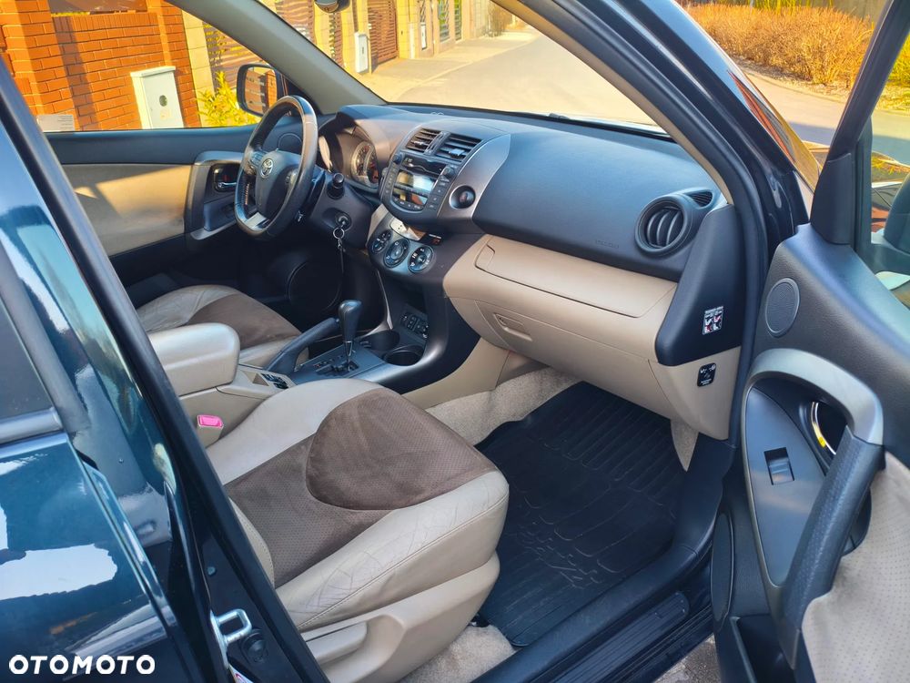 Toyota RAV4 - 41