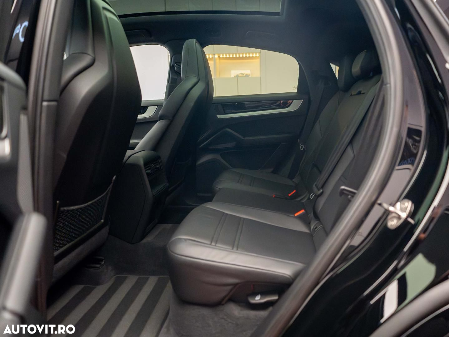Porsche Cayenne - 26