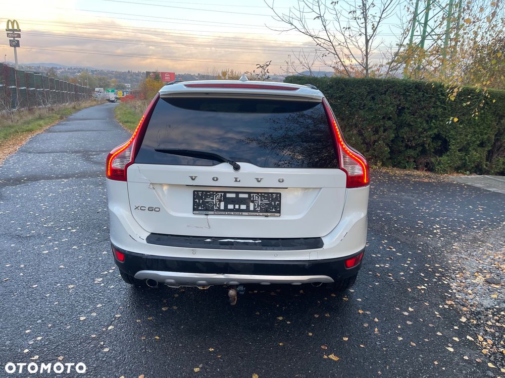 Volvo XC 60 D4 AWD Momentum - 6