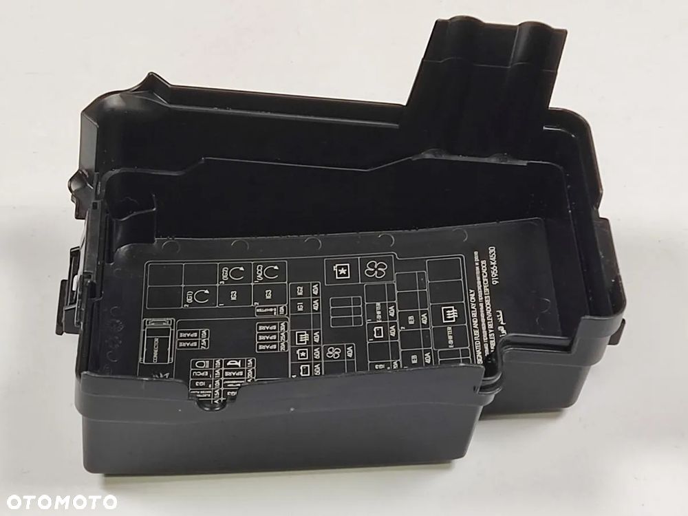 HYUNDAI KONA EV 39 kWh 19-20r Pokrywa Skrzynki Bezpieczników - 4