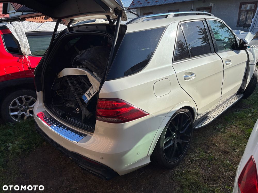 Mercedes-Benz GLE - 19
