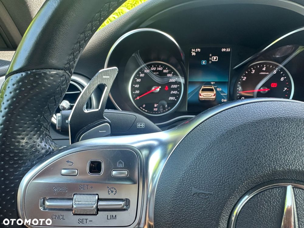 Mercedes-Benz Klasa C 300 9G-TRONIC - 36