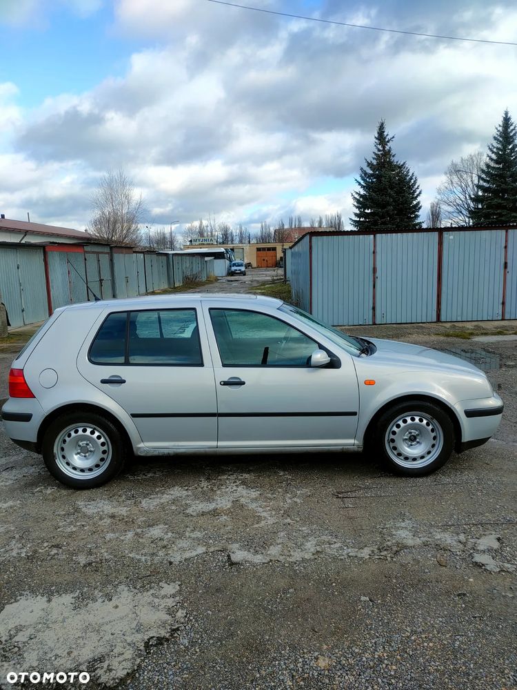 Volkswagen Golf 1.4 Basis - 2