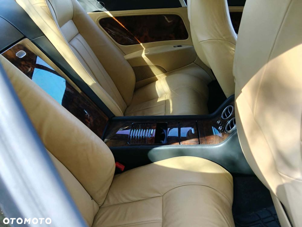 Bentley Continental GT - 13