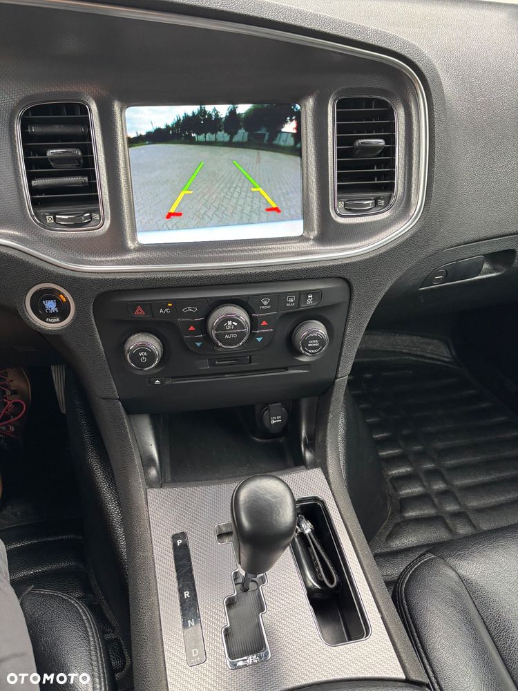 Dodge Charger 5.7 V8 RT - 26