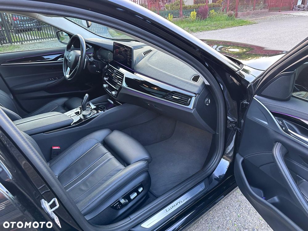 BMW Seria 5 530d Luxury Line - 11