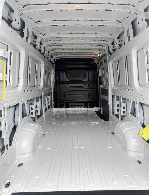 Volkswagen Crafter - 9