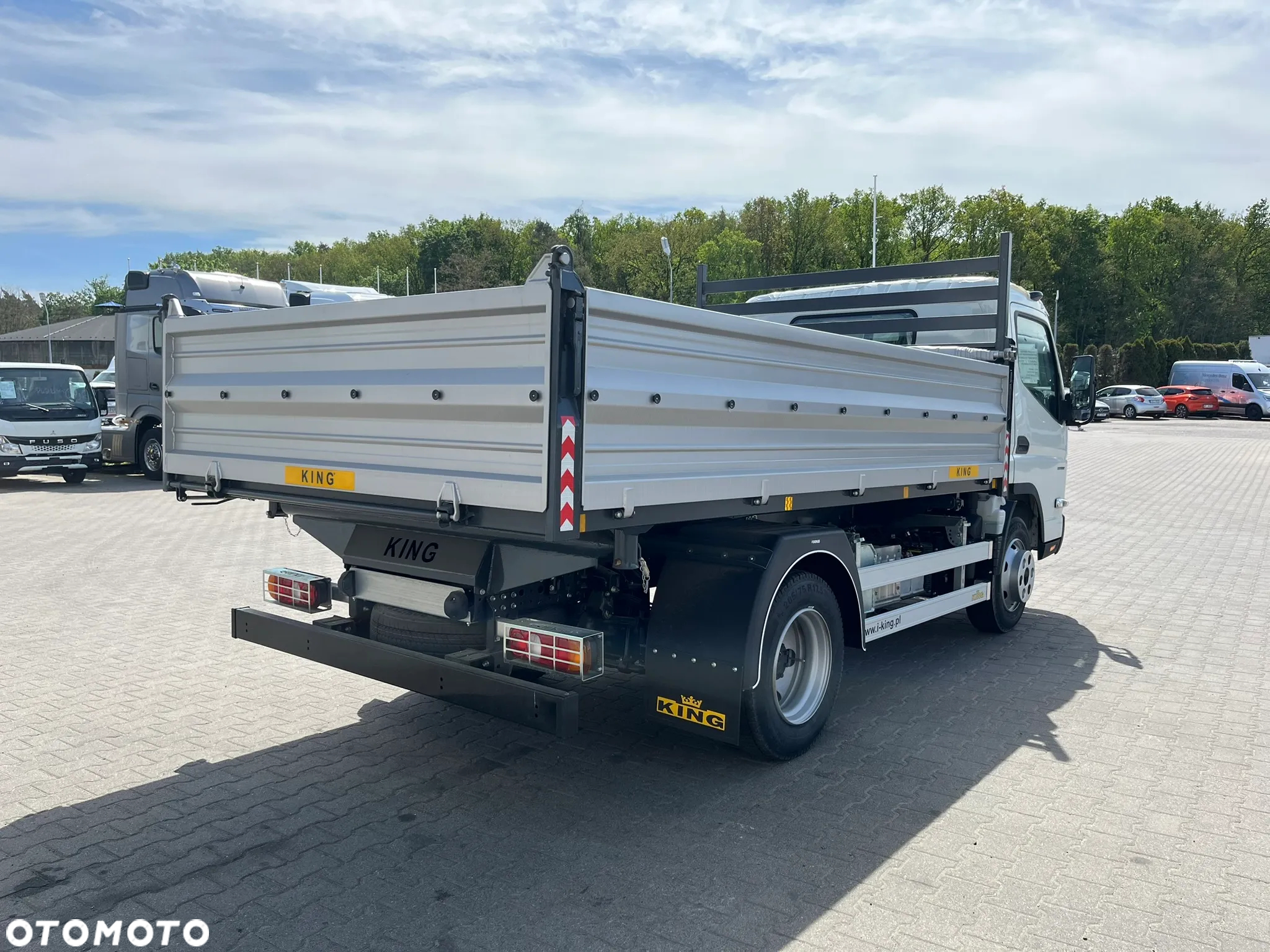 FUSO Canter 7C18 Wywrotka 3W - 7