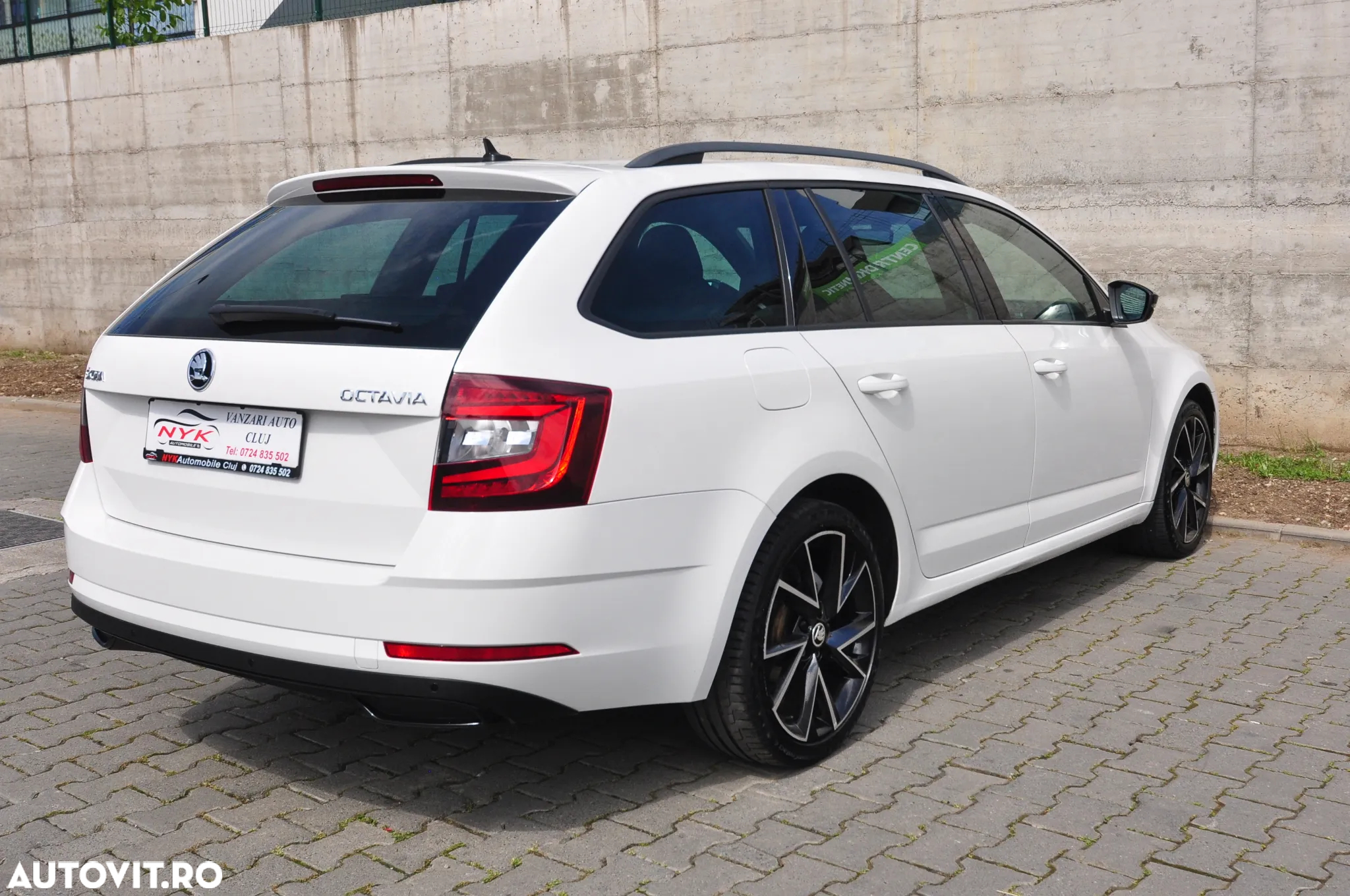 Skoda Octavia 1.6 TDI DSG Ambition - 4