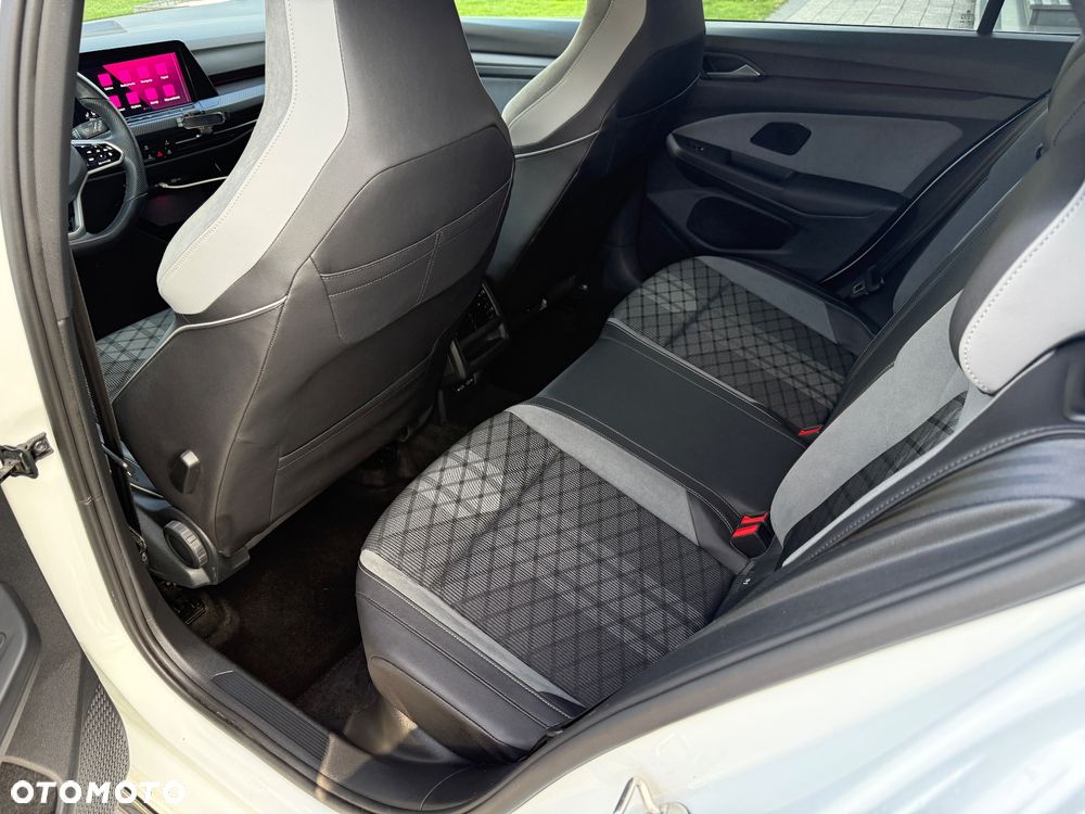 Volkswagen Golf 2.0 TDI 4Motion DSG Highline - 12