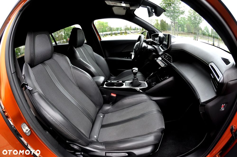 Peugeot 2008 ver-1-5-bluehdi-gt-s-s - 21