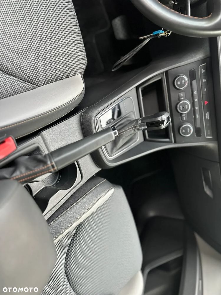 Seat Leon 2.0 TDI Xcellence S&S DSG - 17
