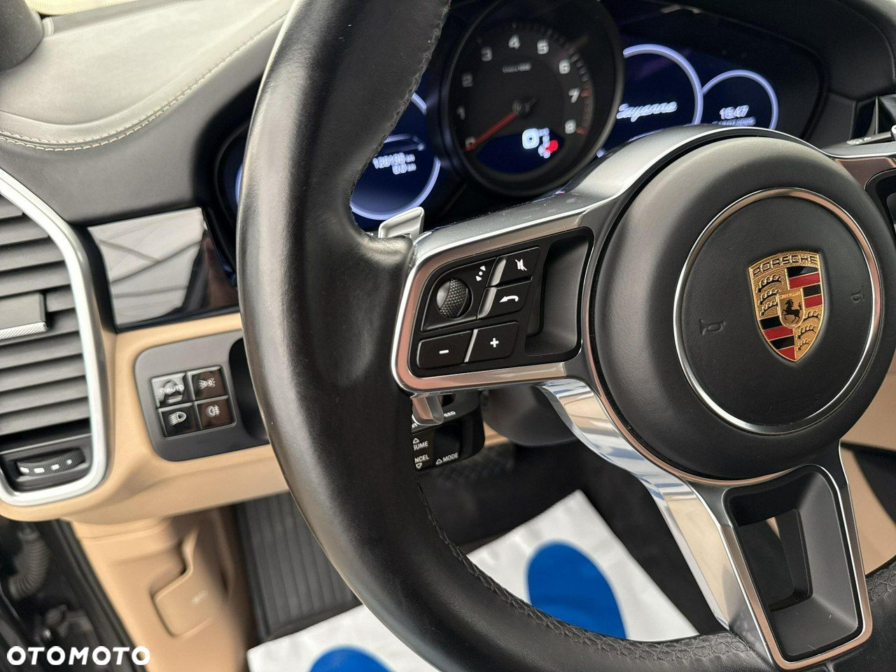 Porsche Cayenne - 24