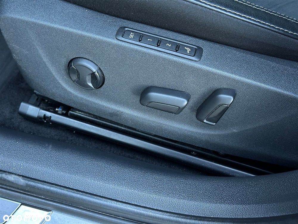 Skoda Octavia 2.0 TDI 4x4 Scout DSG - 10