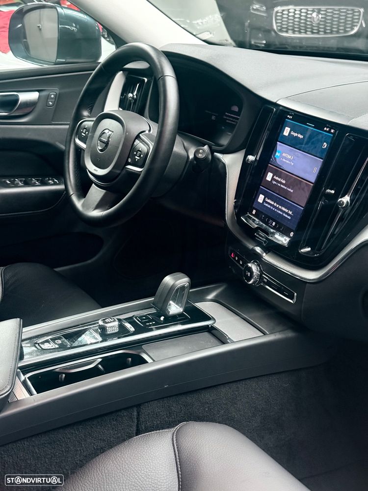 Volvo XC 60 B4 D AWD Plus Dark - 14