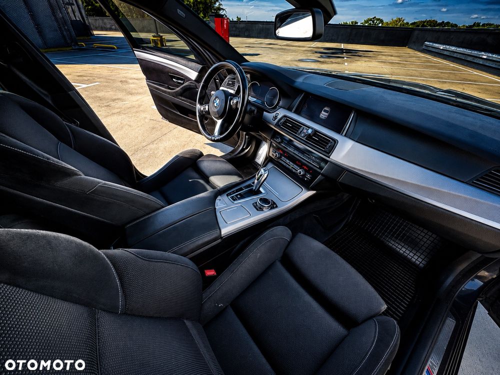BMW Seria 5 525d xDrive - 6