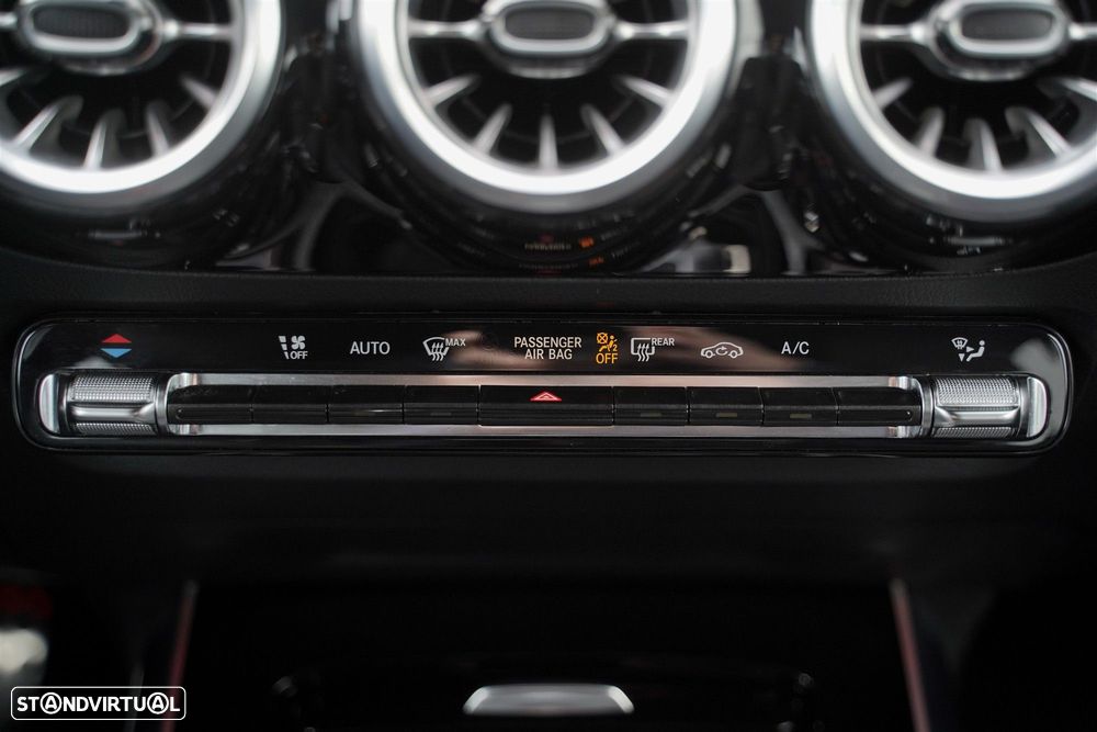 Mercedes-Benz GLA 180 d AMG Line - 26