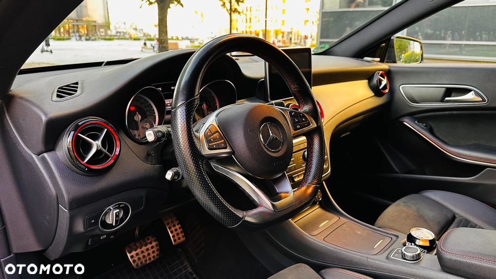 Mercedes-Benz CLA 250 Sport 4-Matic - 12