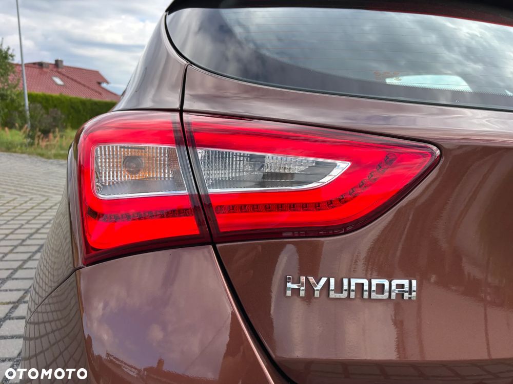 Hyundai i30 blue 1.6 CRDi Trend - 30