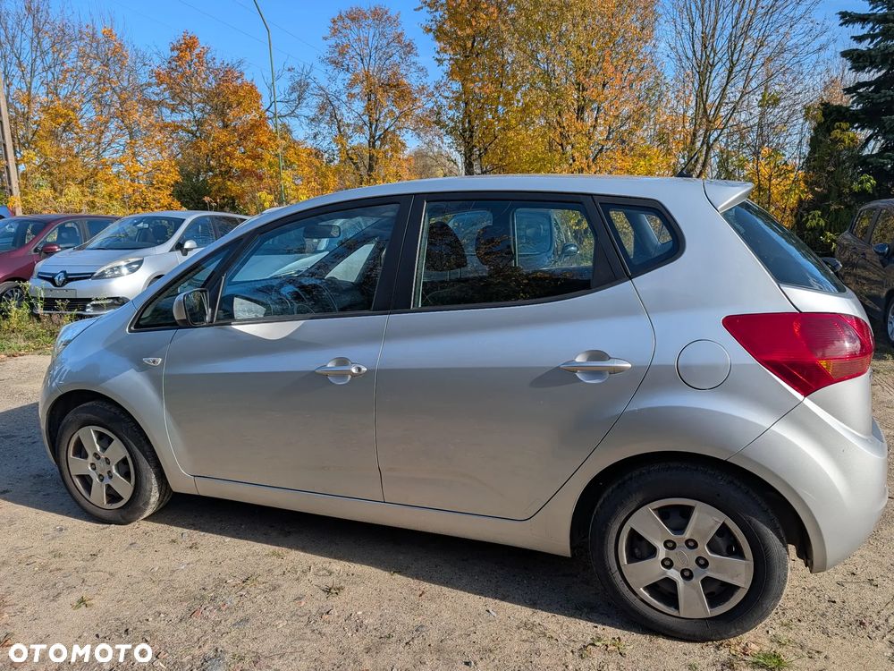 Kia Venga 2012 photo 3