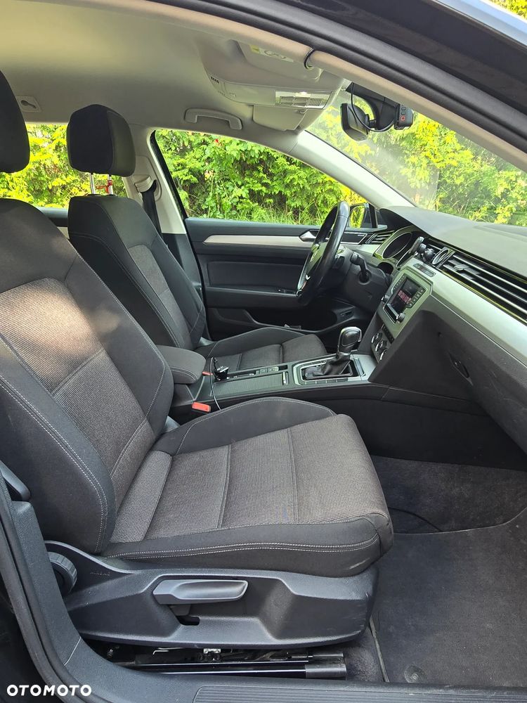 Volkswagen Passat - 18