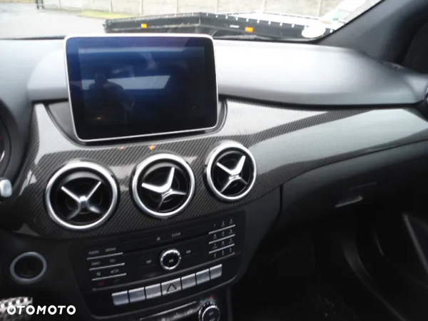 Mercedes W246 B klasa Dekory Carbon Amg
