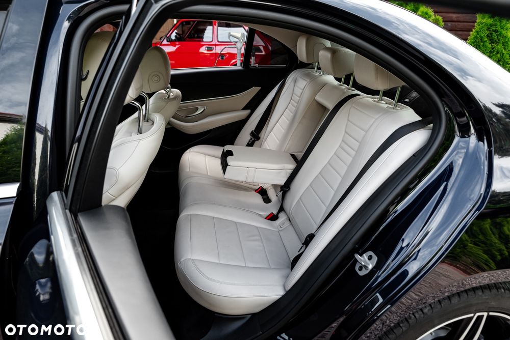 Mercedes-Benz Klasa E 220 d 9G-TRONIC Exclusive - 23