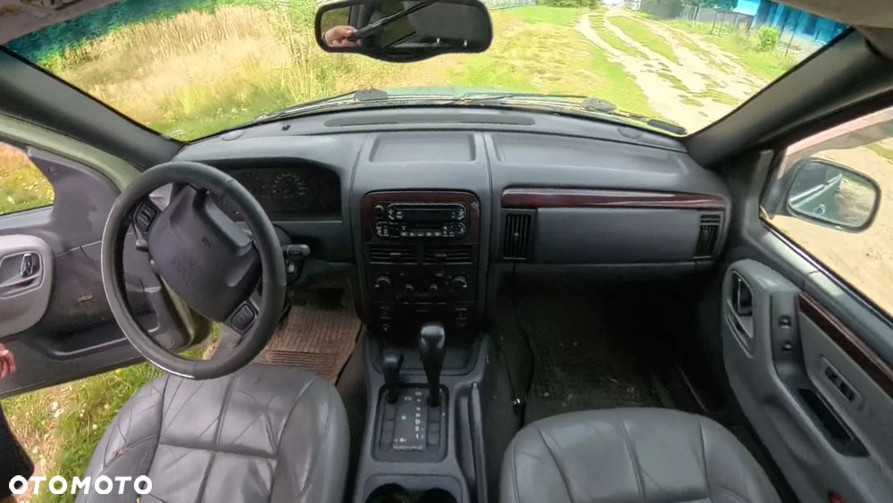 Jeep Grand Cherokee - 10