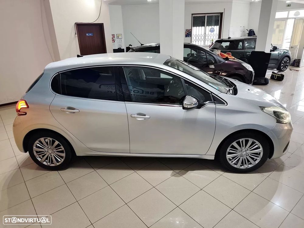 Peugeot 208 1.2 PureTech Allure - 7