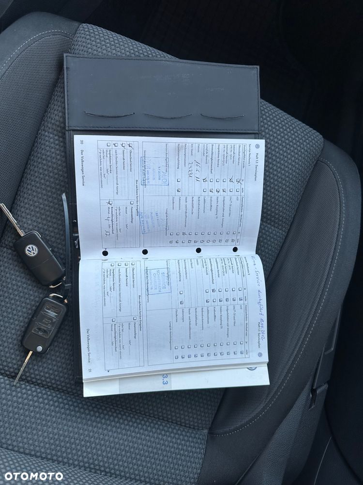 Volkswagen Golf 1.6 Trendline DSG - 16