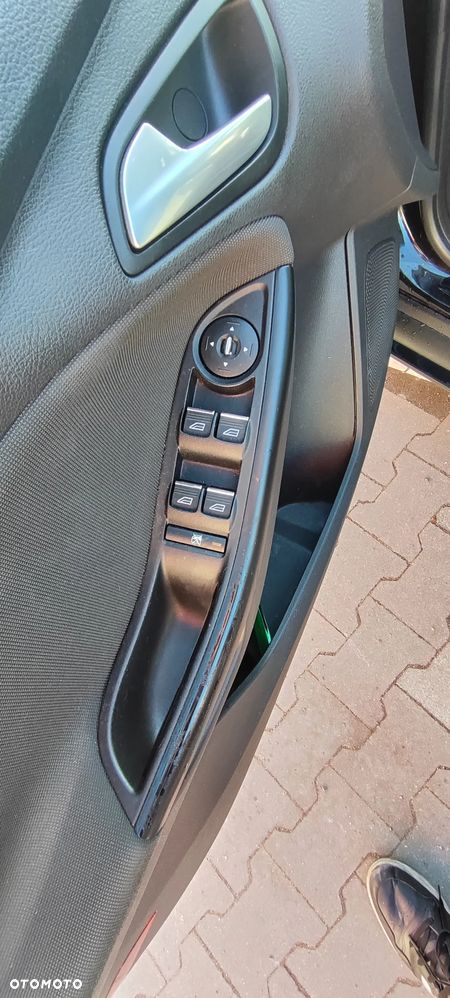 Ford Focus 1.6 TI-VCT Champions Edition - 15