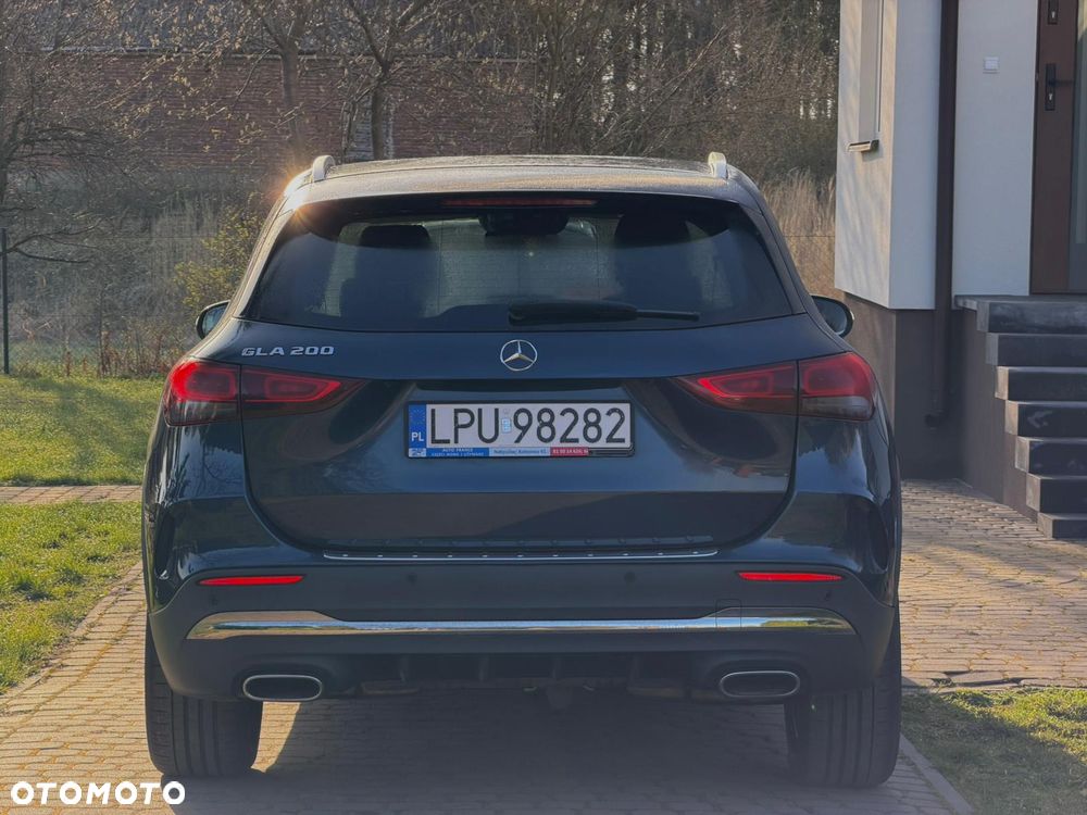 Mercedes-Benz GLA 200 AMG Line - 2