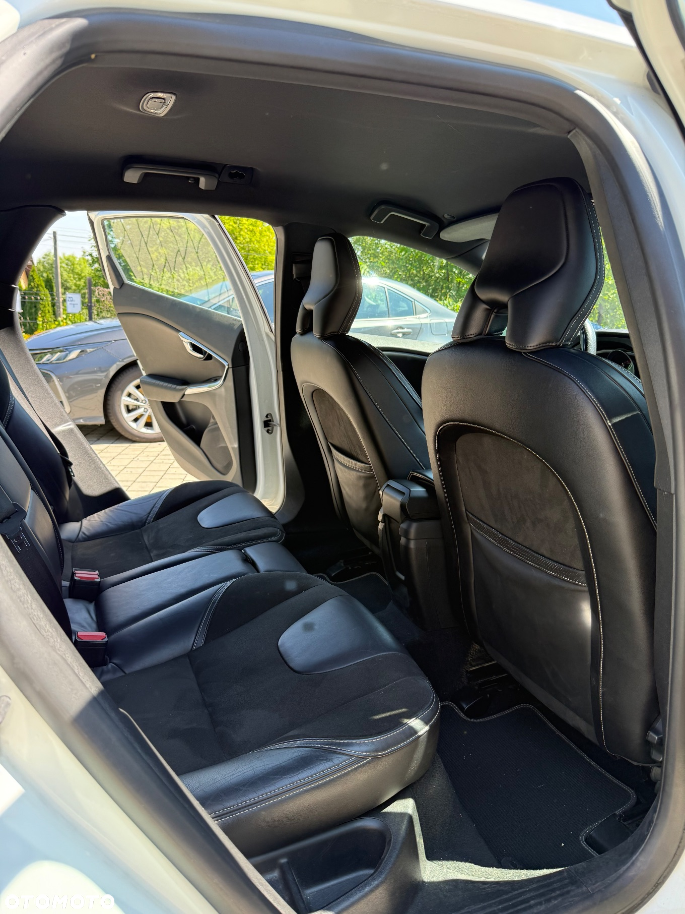 Volvo V40 D4 Geartronic R Design - 14