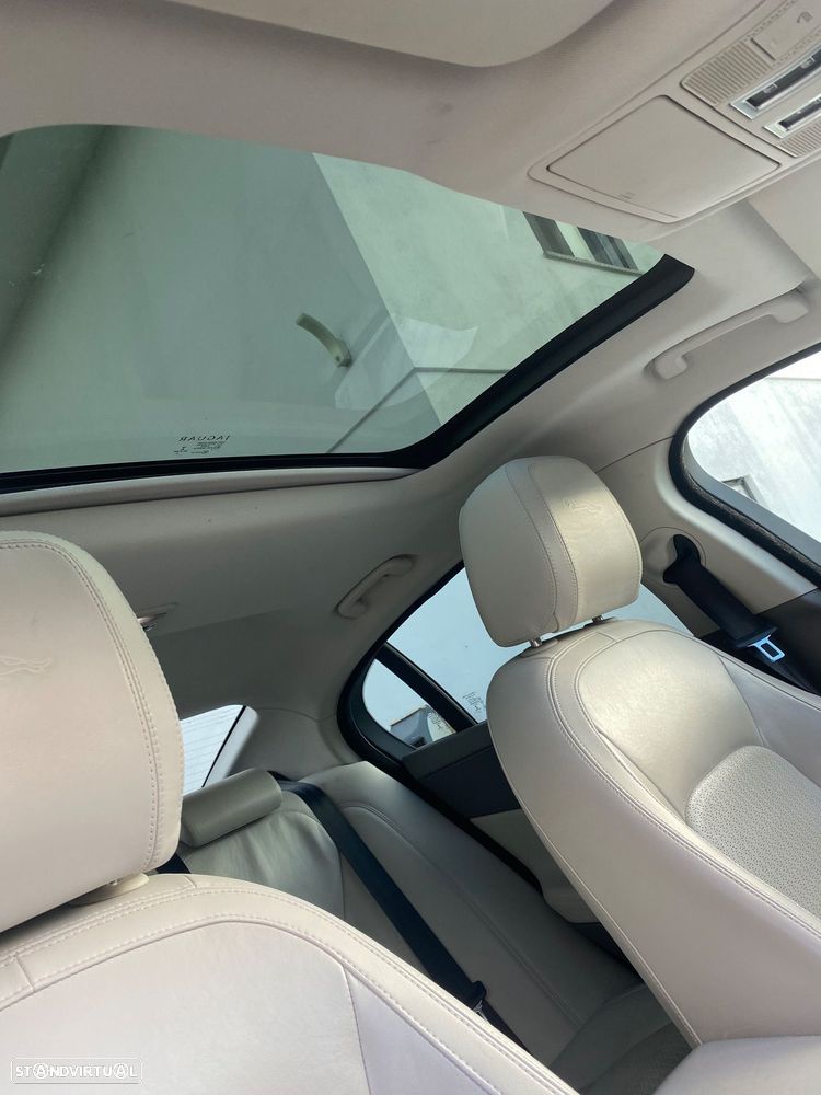 Jaguar XE 2.0 D Prestige Aut. - 29