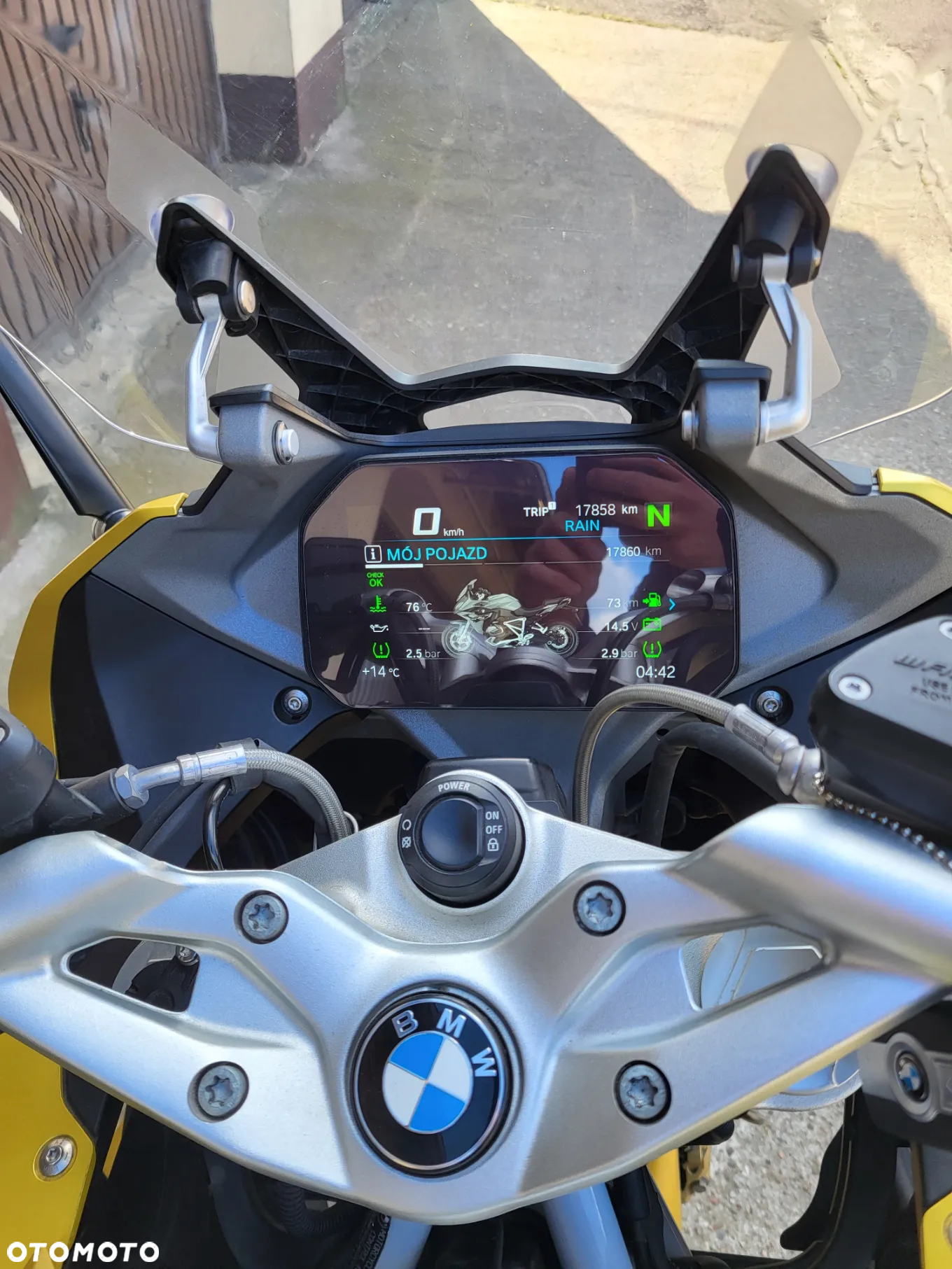 BMW R - 8