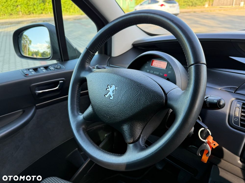 Peugeot 807 HDi 160 Allure - 12