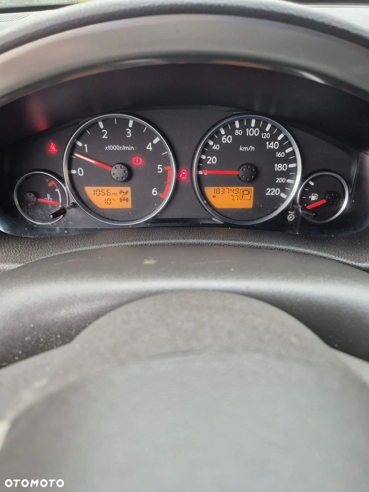Nissan Pathfinder 2.5 dCi Elegance - 14