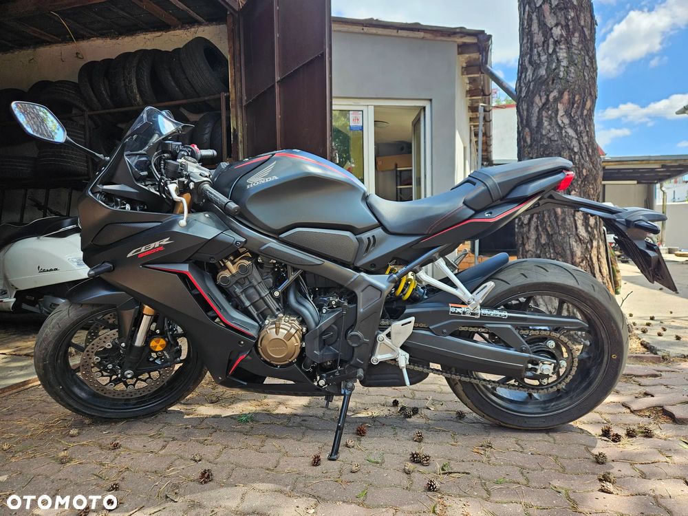 Honda CBR - 1