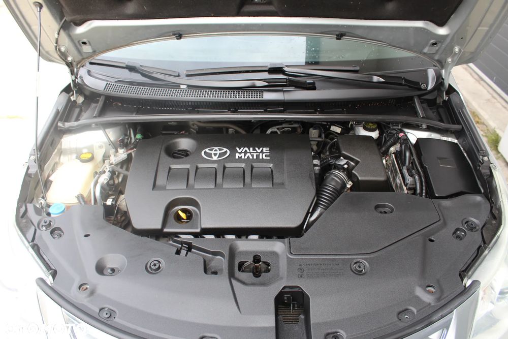 Toyota Avensis - 26
