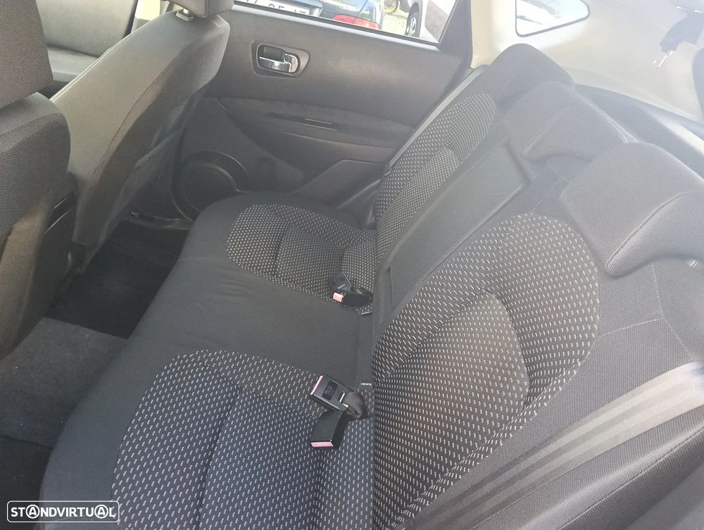 Nissan Qashqai 1.5 dCi Tekna Premium 18 - 29