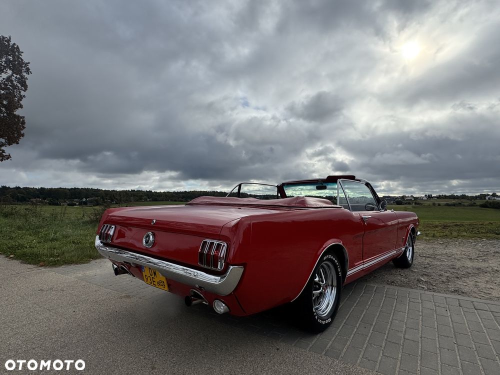 Ford Mustang - 6