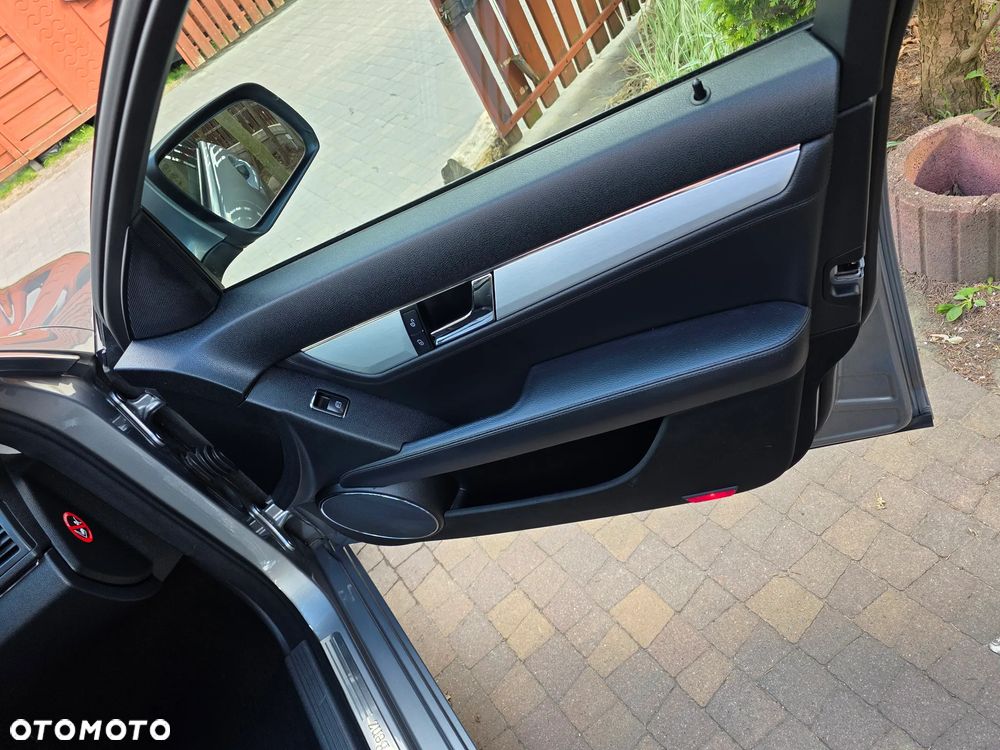 Mercedes-Benz Klasa C 350 7G-TRONIC Avantgarde - 33