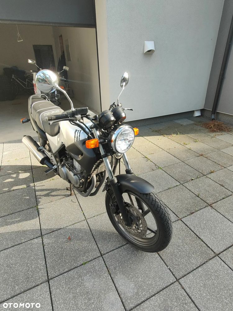 Honda CB - 8