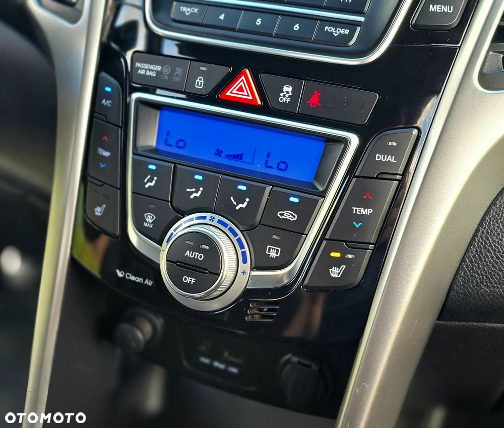 Hyundai i30 i30cw 1.4 Fifa World Cup Edition - 24