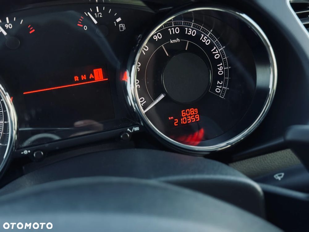 Peugeot 3008 Hybrid4 88g/85g - 33